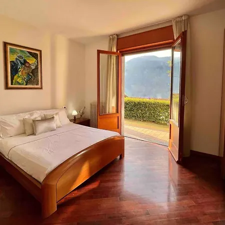 Vakantiehuis Charming House On The
