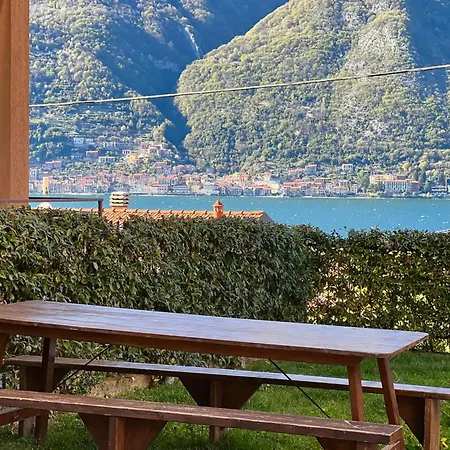Vakantiehuis Charming House On The